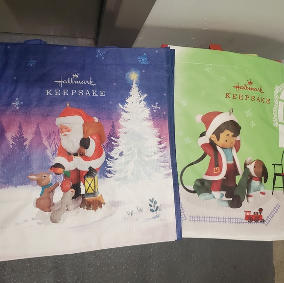 2 NEW Hallmark Keepsake Christmas 2022 Reusable Tote Bags NWT NEW - Picture 6 of 7